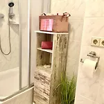 Apartment Cottbus-apartments - Red I Privat I Wifi I Kueche I Balkon Cottbus