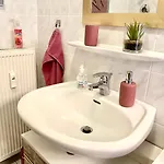 Cottbus-apartments - Red I Privat I Wifi I Kueche I Balkon *