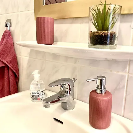 Cottbus-apartments - Red I Privat I Wifi I Kueche I Balkon *