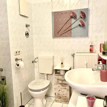 Cottbus-apartments - Red I Privat I Wifi I Kueche I Balkon Cottbus