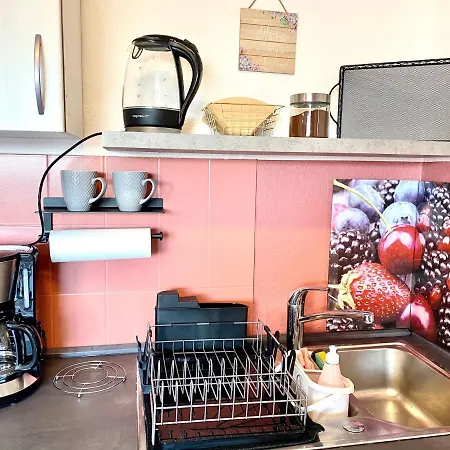 Cottbus-apartments - Red I Privat I Wifi I Kueche I Balkon 아파트 콧부스