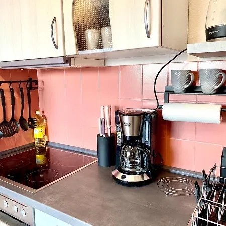 Cottbus-apartments - Red I Privat I Wifi I Kueche I Balkon 콧부스