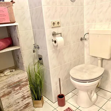 Cottbus-apartments - Red I Privat I Wifi I Kueche I Balkon Cottbus