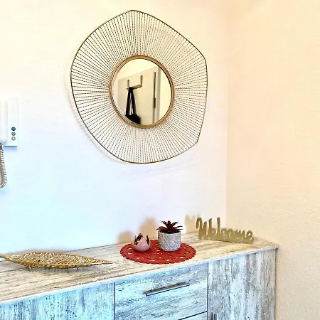 Cottbus-apartments - Red I Privat I Wifi I Kueche I Balkon Cottbus