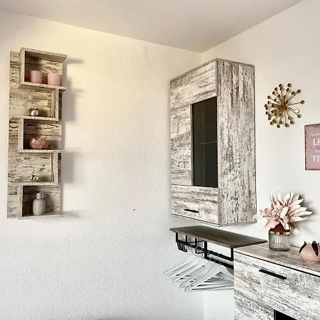 Cottbus-apartments - Red I Privat I Wifi I Kueche I Balkon 콧부스