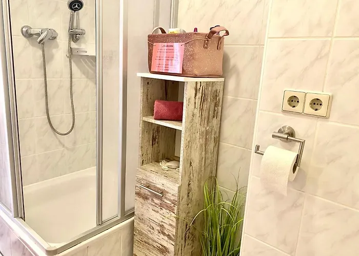 Apartamento Cottbus-apartments - Red I Privat I Wifi I Kueche I Balkon Cottbus