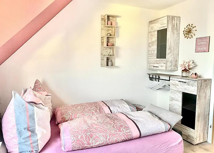 Apartamento Cottbus-apartments - Red I Privat I Wifi I Kueche I Balkon *