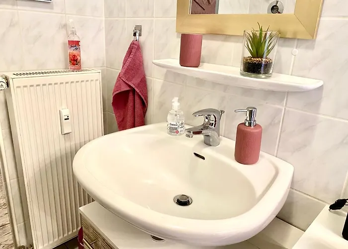 Cottbus-apartments - Red I Privat I Wifi I Kueche I Balkon *