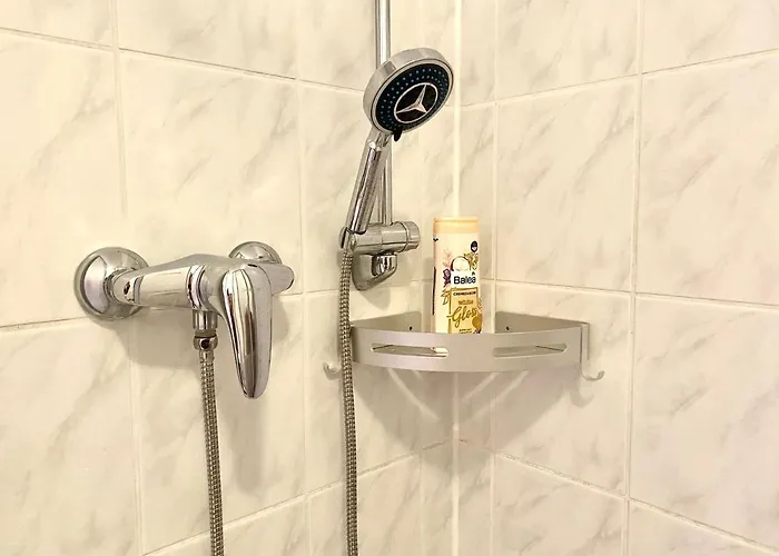 Apartamento Cottbus-apartments - Red I Privat I Wifi I Kueche I Balkon *